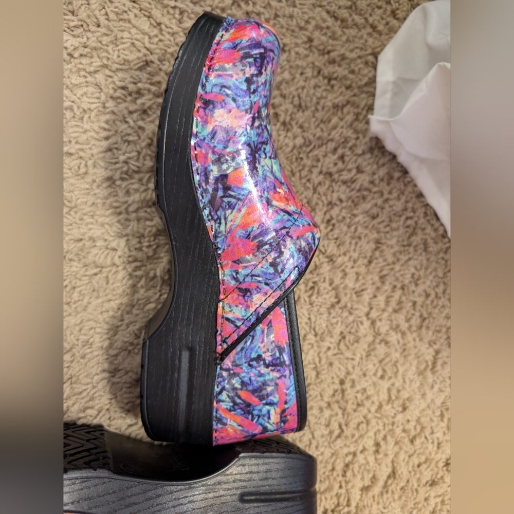 Dansko Clogs Color Burst NWT - Picture 3 of 5